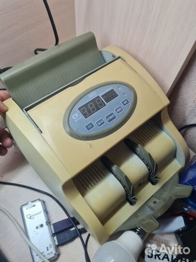 Счетчик денег банкнот