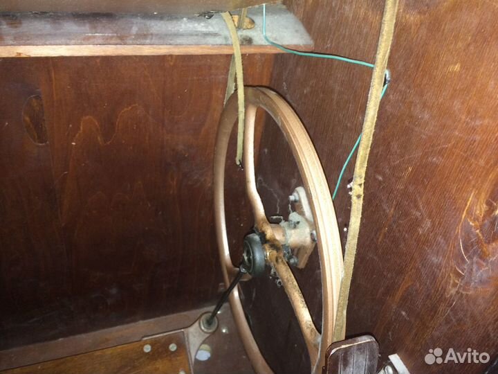 Швейная машина чайка 142