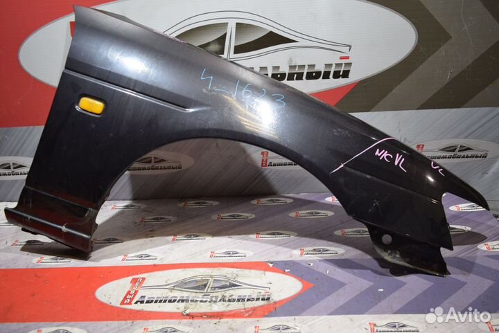 Крыло перед право c Nissan Laurel HC35 RB20DE