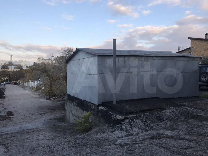 Гараж, > 30 м²