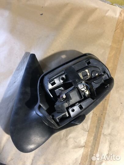 Зеркало заднего вида левое Mazda Demio