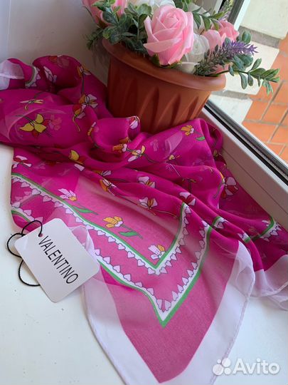 Шифоновый воздушный платок Valentino фуксия