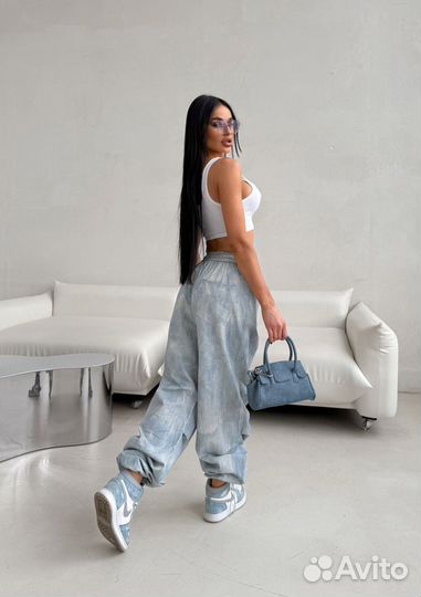 Джинсы стильные