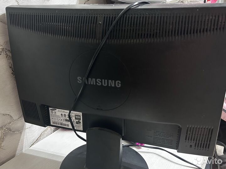 Монитор Samsung