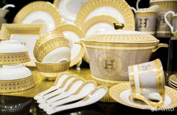 Набор столовой посуды новый