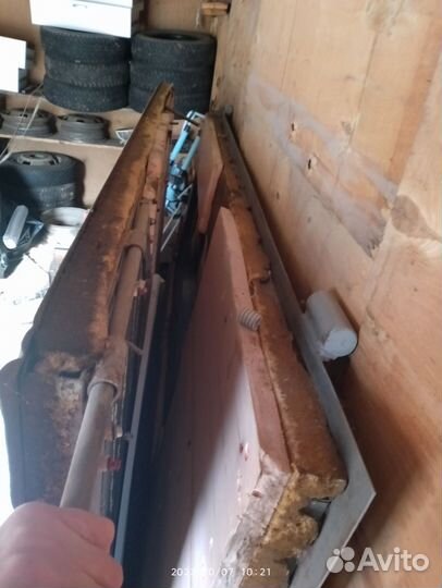 Ворота гаражные металлические