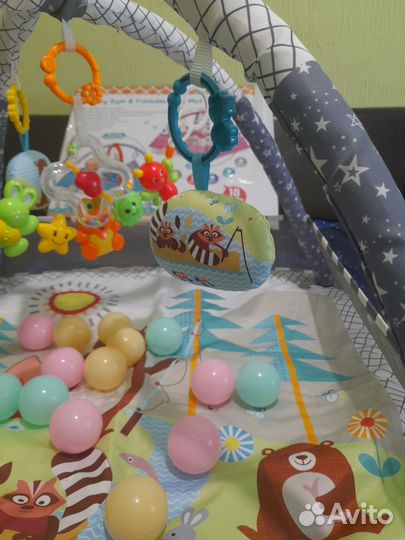 Развивающий коврик для малыша