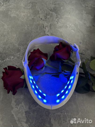 Массажер для подтяжки и лифтинга лица новый