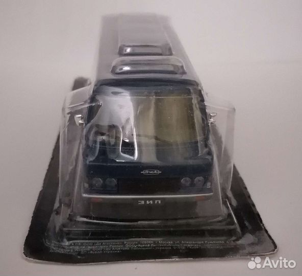 Модель автомобиля 1:43