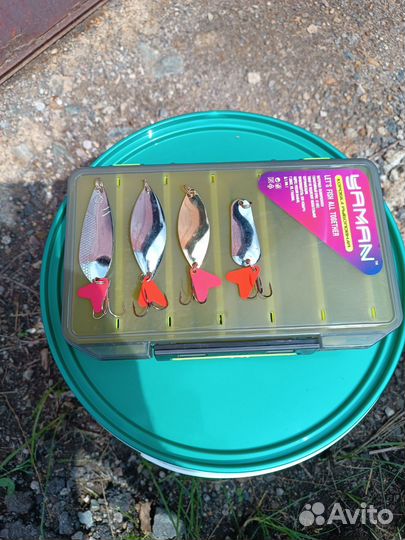 Продам блесна воблеры коробка