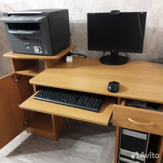 Компьютерный стол