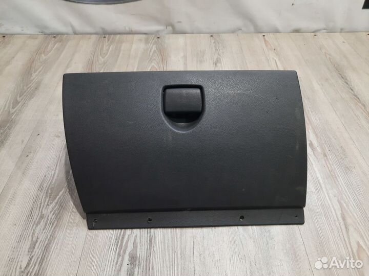 Крышка бардачка Бардачок Renault logan