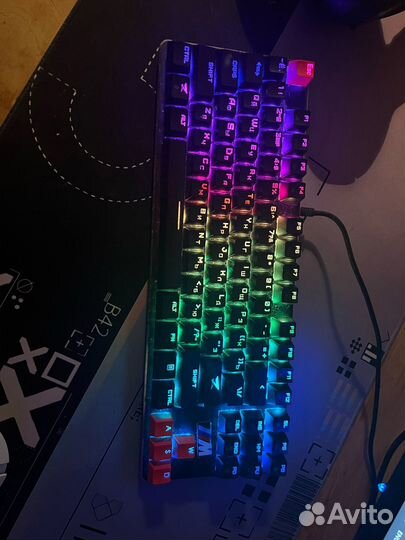 Игровая клавиатура и мышь