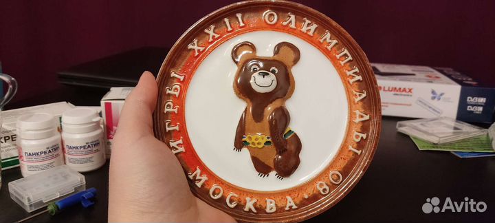 Олимпийский мишка 1980 плакетка фарфоровая