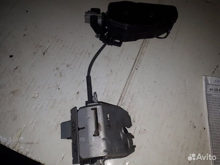 Электропривод багажника двери задка Volvo XC70