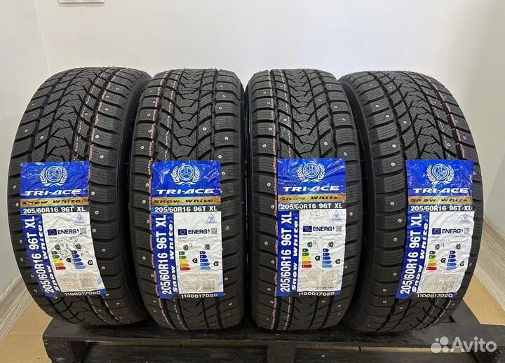 Tri Ace Snow White II 205/60 R16 29T