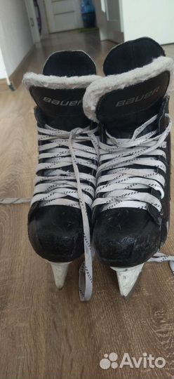 Коньки хоккейные