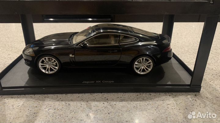 Jaguar XK Coupe AutoArt 1:18