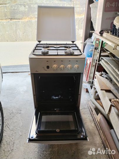 Продаю печь газовую с духовкой
