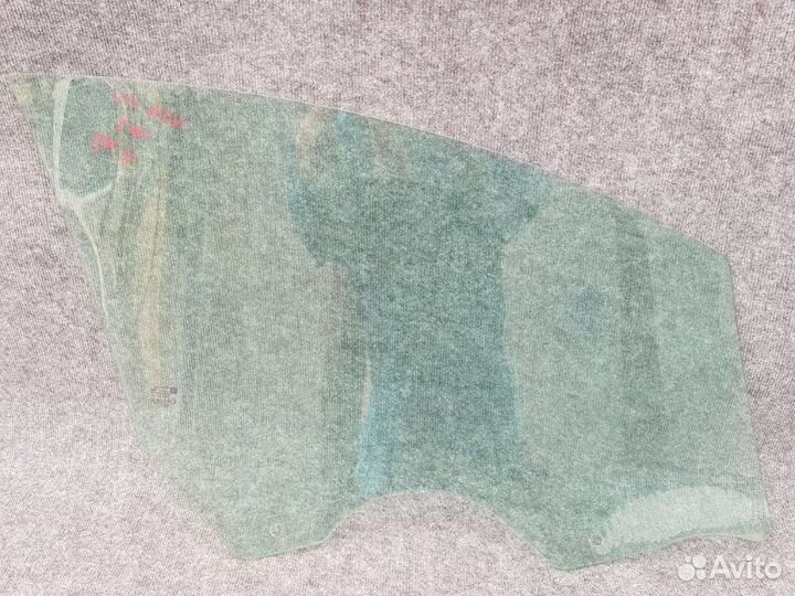 Стекло переднее левое Opel Astra J хэтчбек 1.4