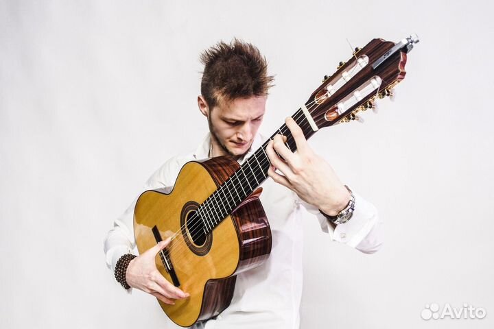 Преподаватель по гитаре