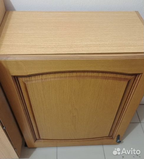 Кухонный навесной шкаф бу