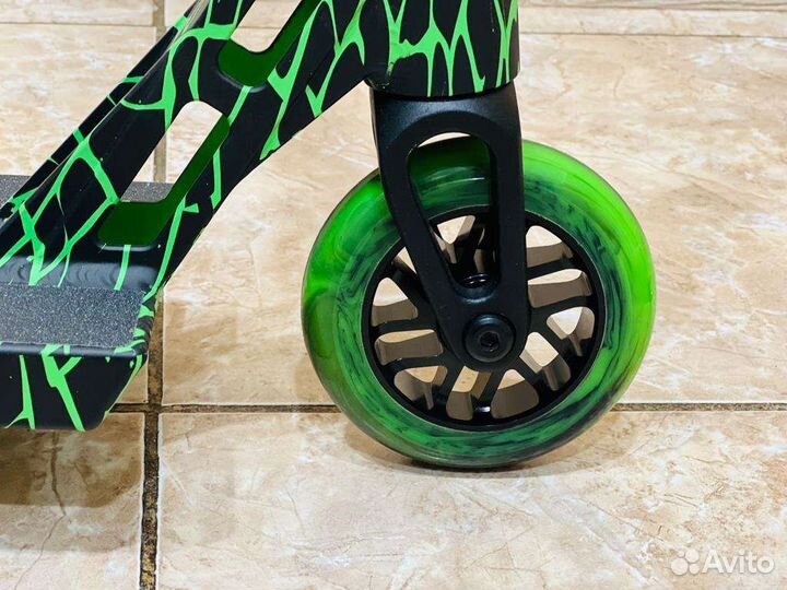 Трюковой самокат tech team freak wt