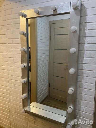 Зеркало с лампочками большое