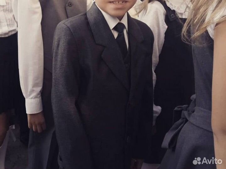 Школьный костюм тройка 122-128р