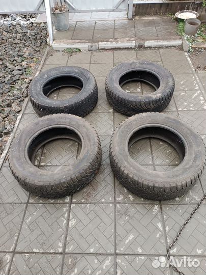 Nokian Tyres Hakkapeliitta 4 235/60 R16