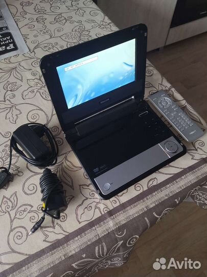 Портативный видеопроигрыватель- телевизор