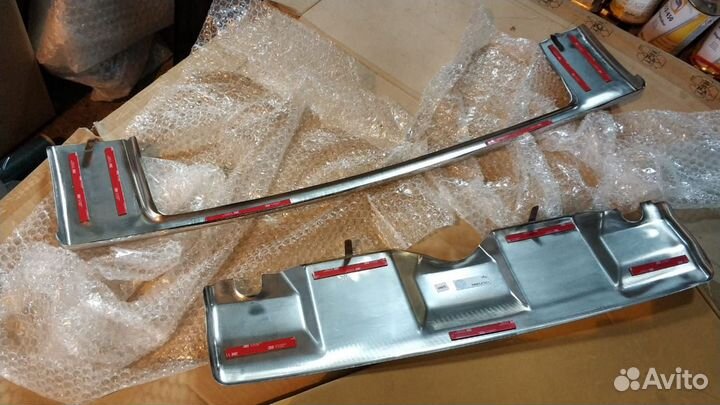 Нижняя накладка переднего бампера Freelander 2