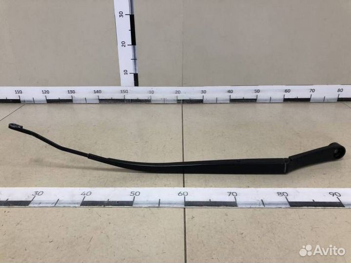 Поводок стеклоочистителя передний правый Hyundai i