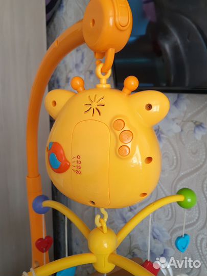 Музыкальный мобиль на кроватку