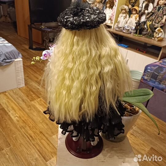 Куколка фарфор