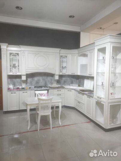 Кухня выставочный образец бу