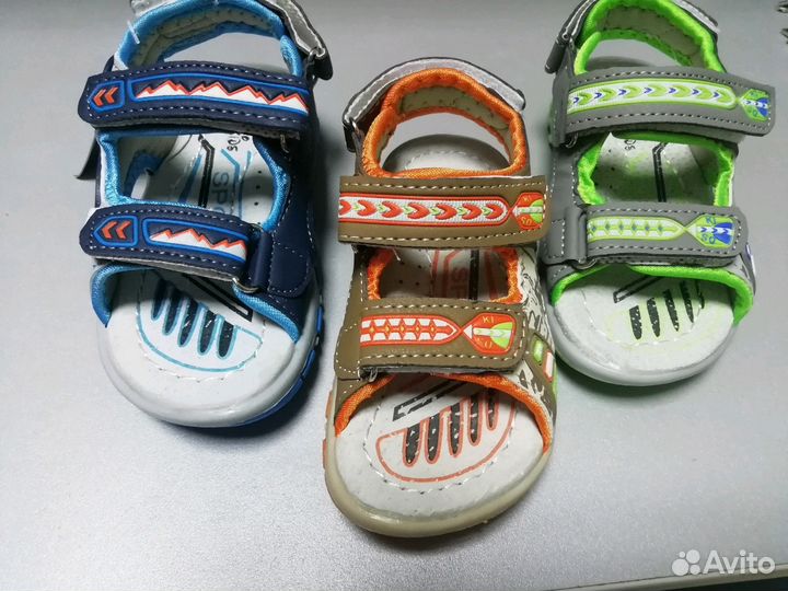 Сандали новые
