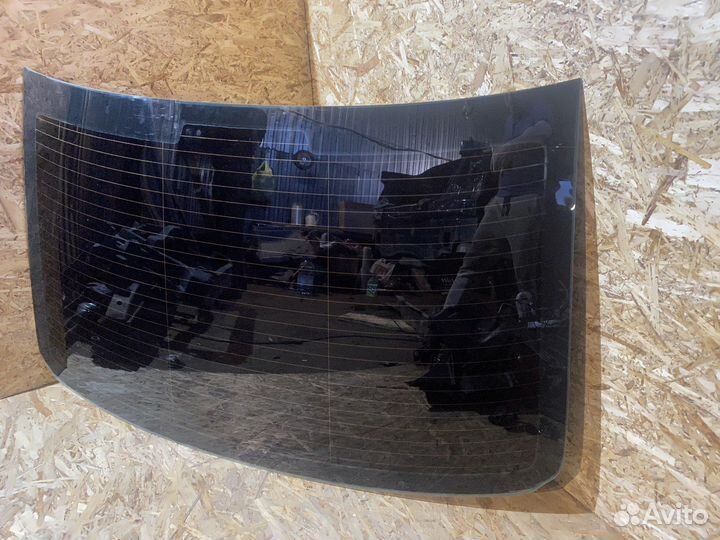Стекло заднее VW Passat B6 B7 05-15