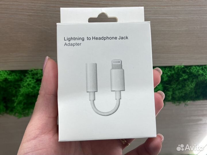 Переходник для iPhone 11 Lightning на AUX