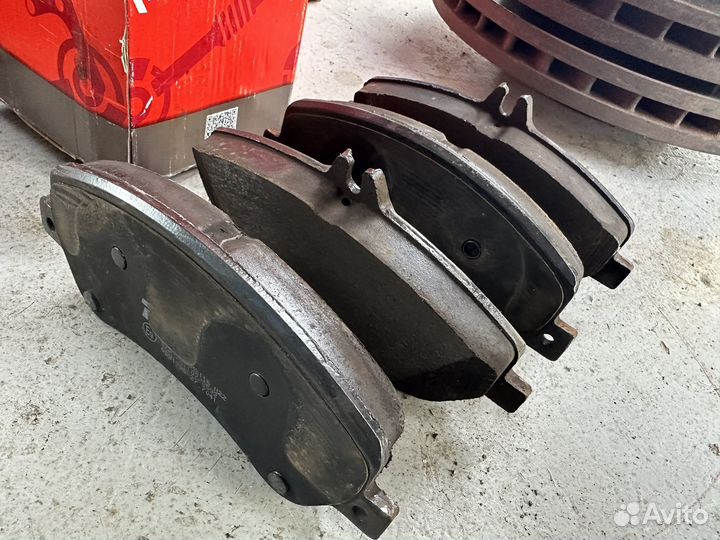 Колодки передние TRW GDB1798