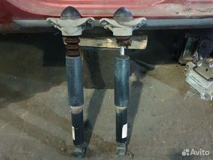 Задние амортизаторы фольцваген гольф 5