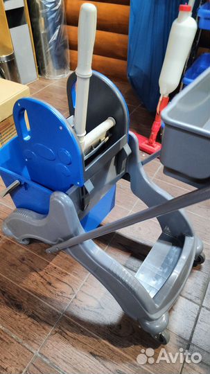 Тележка для уборки с отжимом