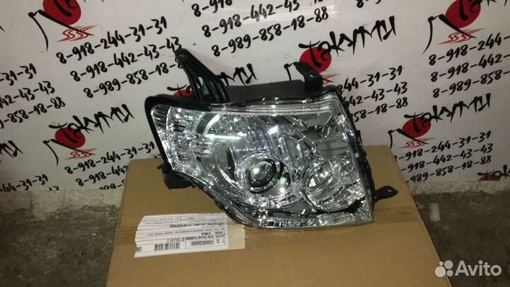Фара правая Mitsubishi Pajero