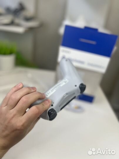Белый джойстик ps4