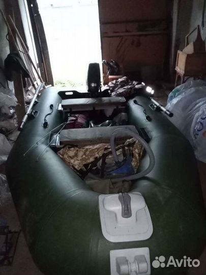 Продам лодку с мотором