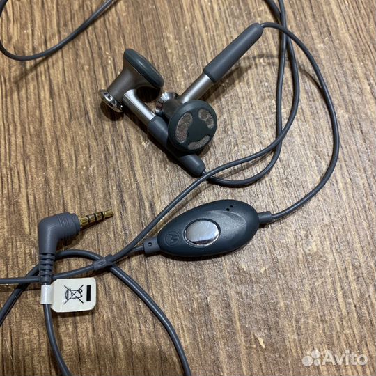 Наушники с микрофоном