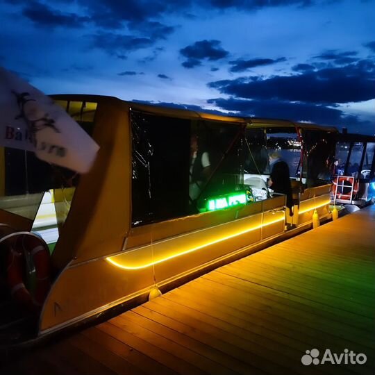 Речные прогулки на речном трамвайчике