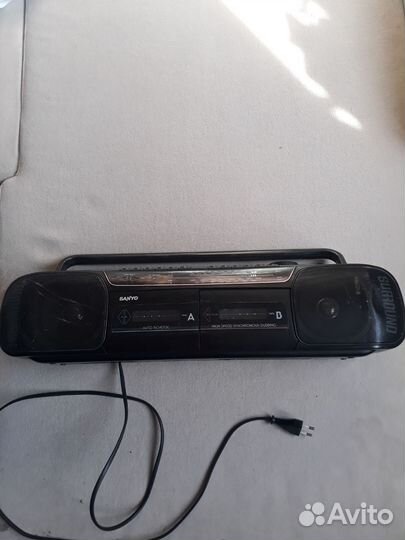 Магнитофон sanyo