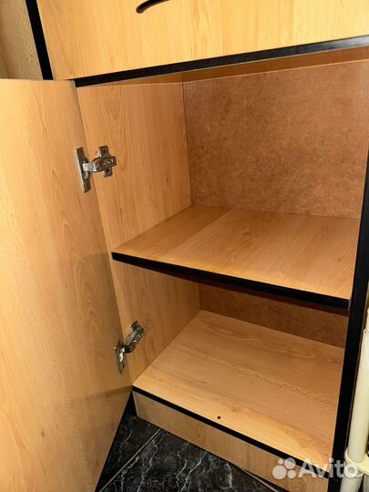 Мебель в прихожую,зеркало, шкаф,тумба,бежевый,бу