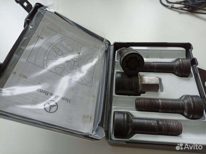 Комплект колёсных болтов для Mercedes